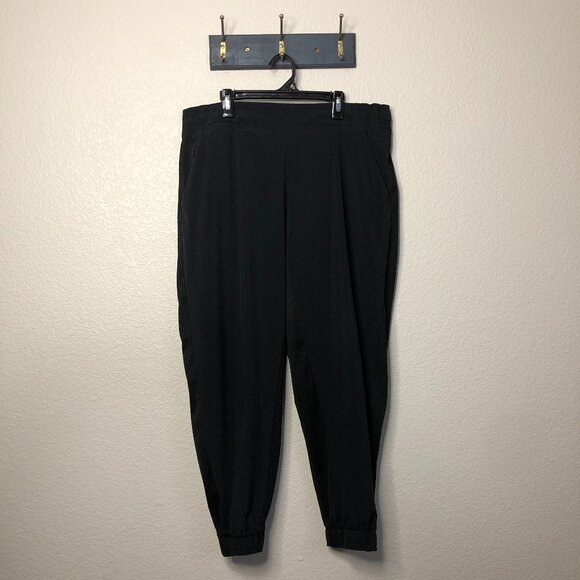 Athleta Black Multimedia Brooklyn Jogger Women's Size 14/P Zippered Pockets EUC! - Picture 1 of 12